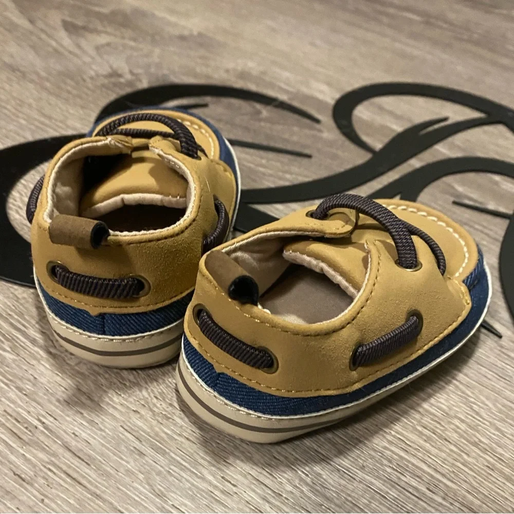 Carter’s Baby Boat Shoes Tan & Navy Sneakers 6–9M Crawler Stage Prewalker